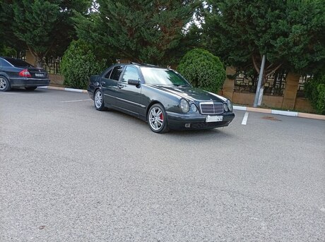 Mercedes E 320