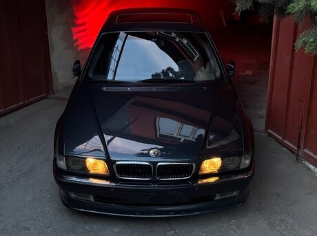 BMW 728