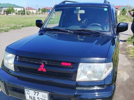 Mitsubishi Pajero io