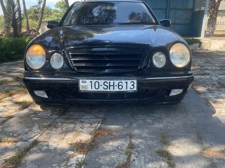 Mercedes E 320