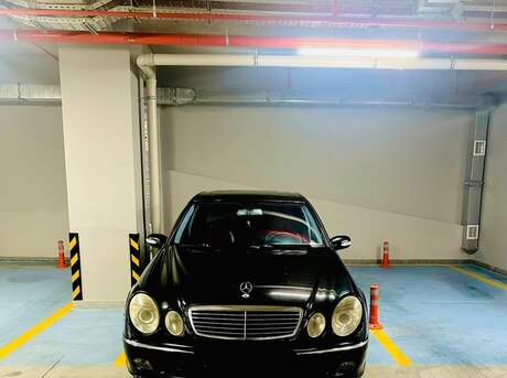 Mercedes E 320