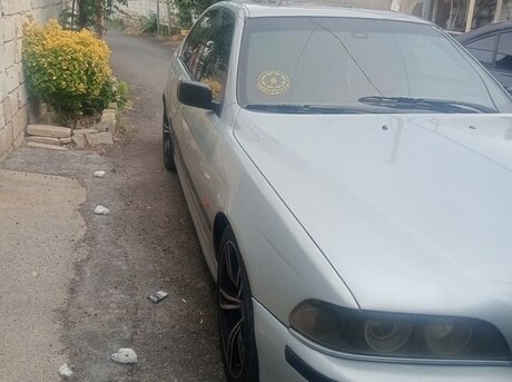 BMW 523