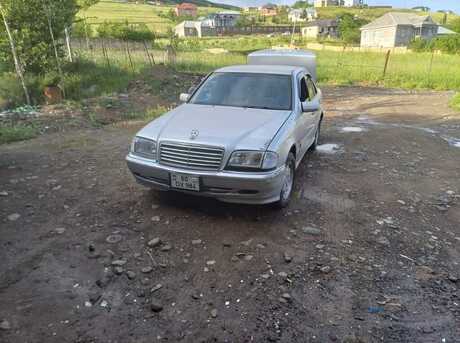 Mercedes C 200