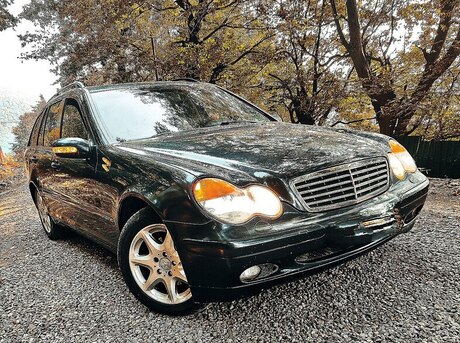 Mercedes C 200