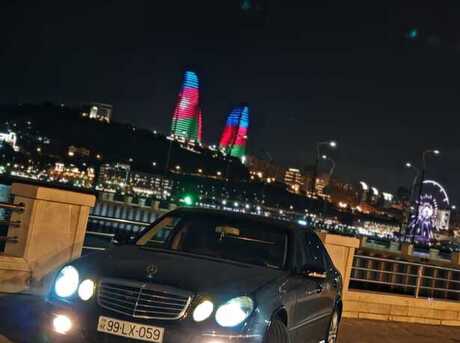 Mercedes E 220