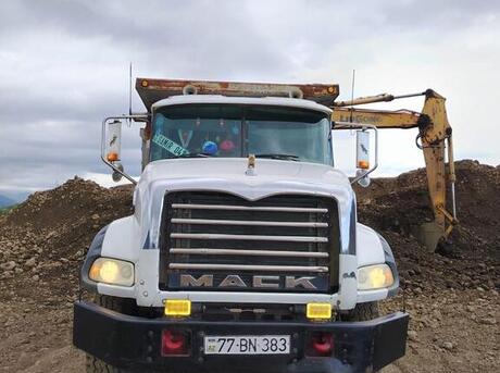 Mack Granite