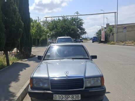 Mercedes 190