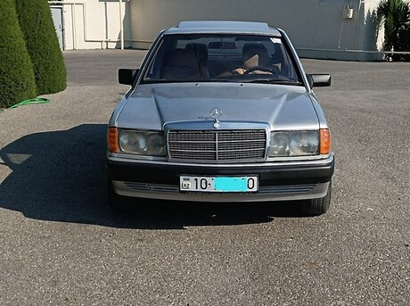 Mercedes 190