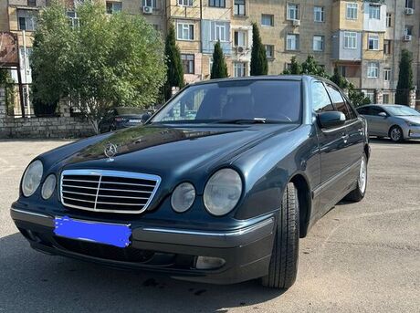 Mercedes E 240