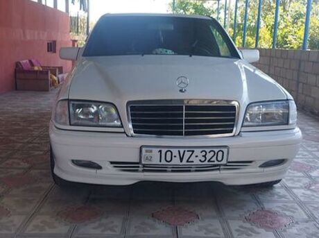 Mercedes C 200