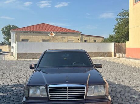 Mercedes 220 E