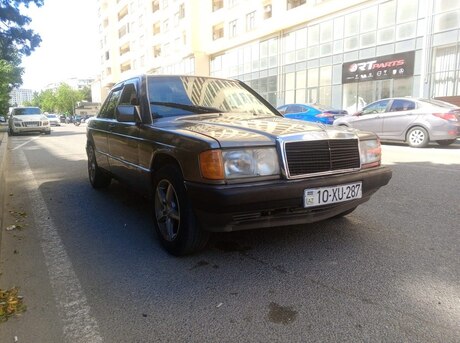 Mercedes 190