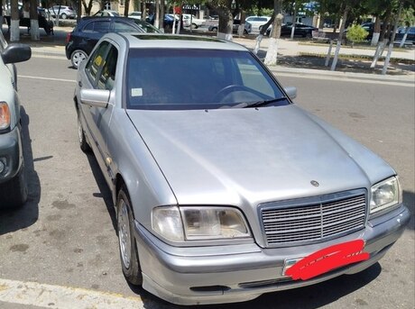 Mercedes C 180
