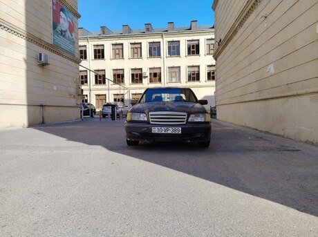 Mercedes C 220