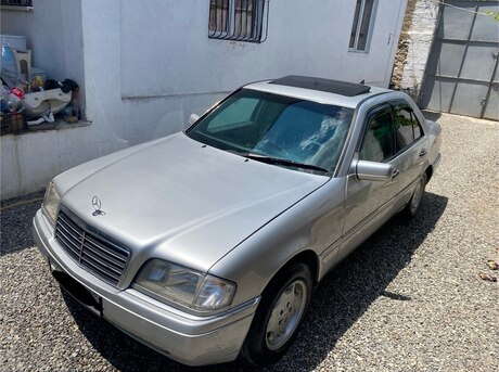 Mercedes C 180
