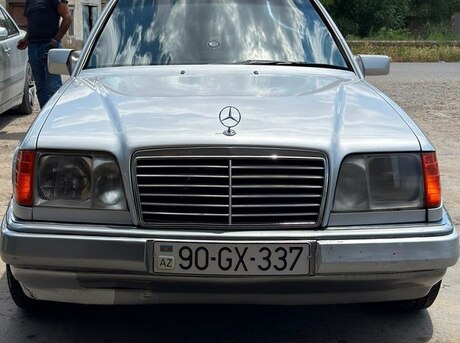 Mercedes E 200