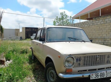 LADA (VAZ) 21011