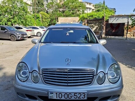 Mercedes E 320