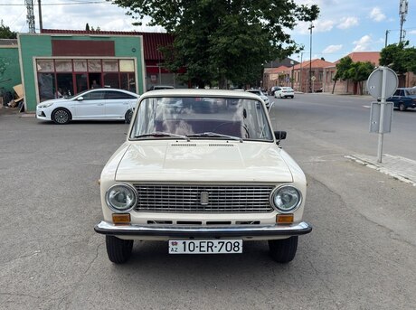 LADA (VAZ) 21011