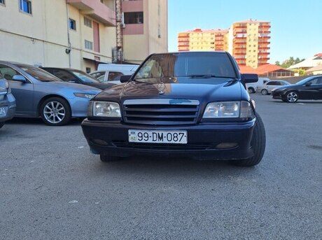 Mercedes C 200