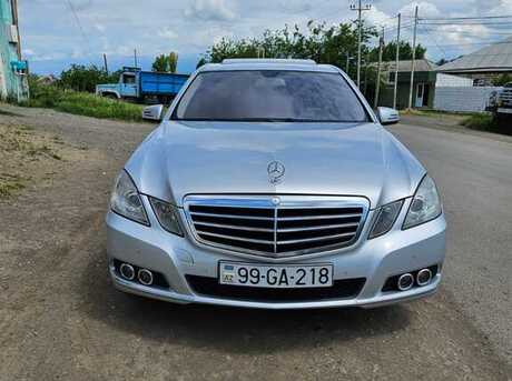 Mercedes E 220