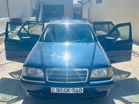 Mercedes C 240