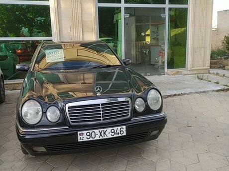 Mercedes E 200