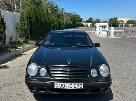 Mercedes E 220