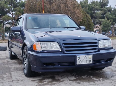 Mercedes C 200
