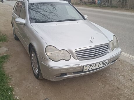 Mercedes C 200