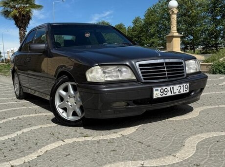Mercedes C 200