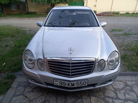 Mercedes E 200