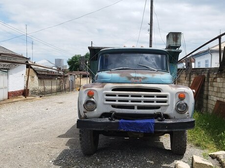 ZIL 130
