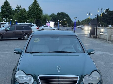 Mercedes C 200