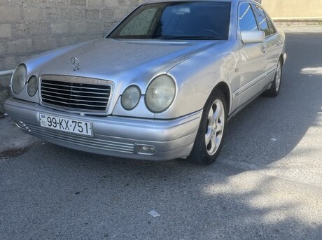 Mercedes E 230