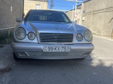 Mercedes E 230
