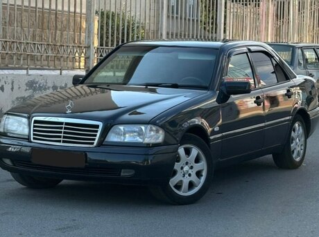 Mercedes C 200