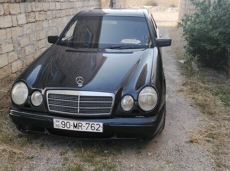 Mercedes E 300