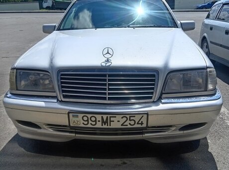 Mercedes C 240