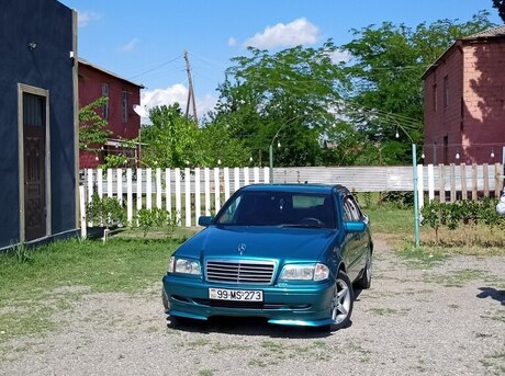 Mercedes C 180