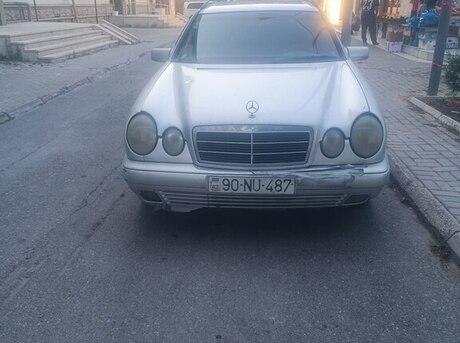 Mercedes E 220