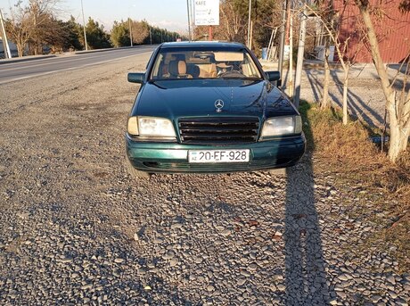 Mercedes C 200