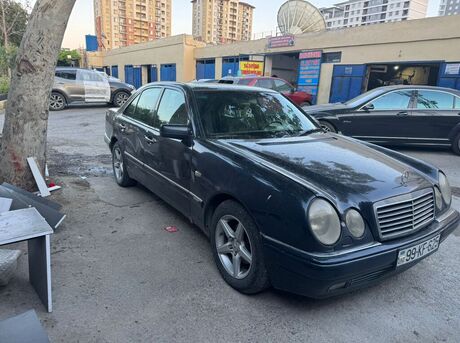 Mercedes E 220