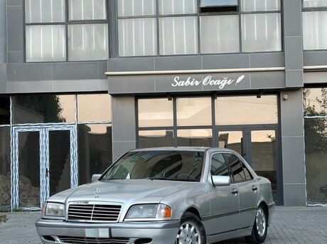 Mercedes C 230