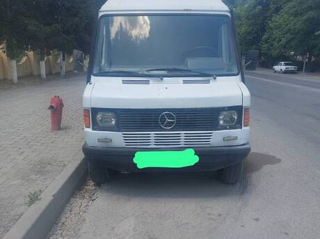 Mercedes 208 D