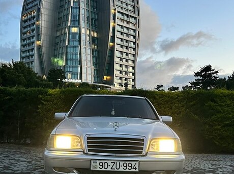 Mercedes C 240