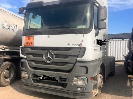 Mercedes Actros 1844