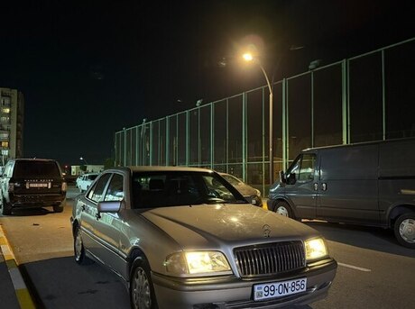Mercedes C 180