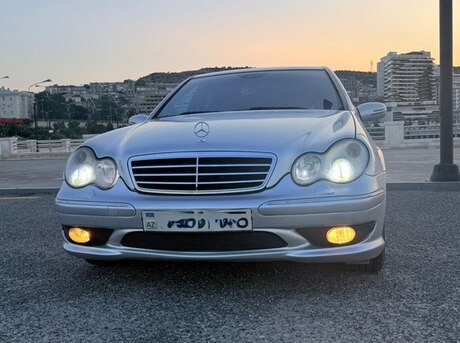 Mercedes C 230