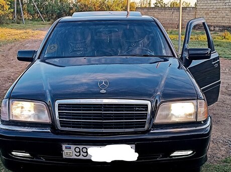 Mercedes C 180